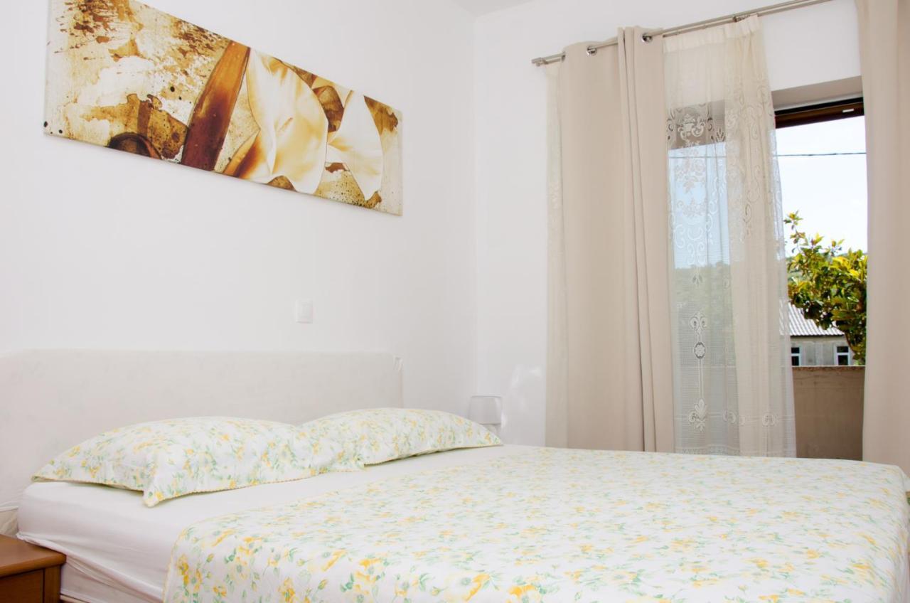 Guesthouse Ruza เซนญ์ ภายนอก รูปภาพ