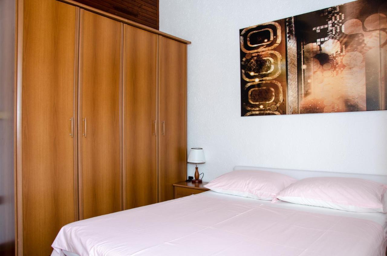 Guesthouse Ruza เซนญ์ ภายนอก รูปภาพ