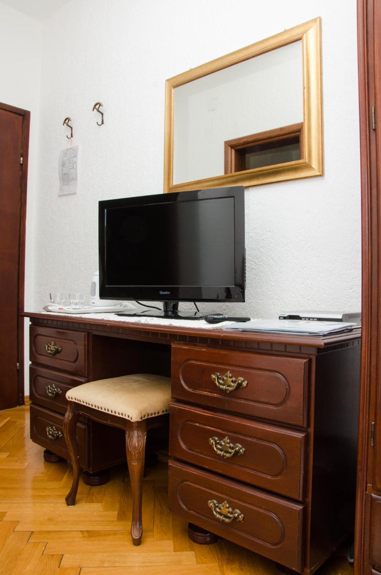 Guesthouse Ruza เซนญ์ ภายนอก รูปภาพ