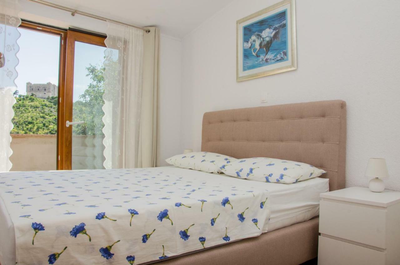 Guesthouse Ruza เซนญ์ ภายนอก รูปภาพ