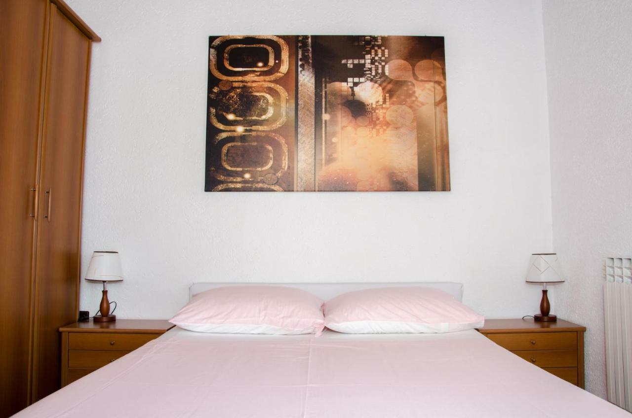 Guesthouse Ruza เซนญ์ ภายนอก รูปภาพ